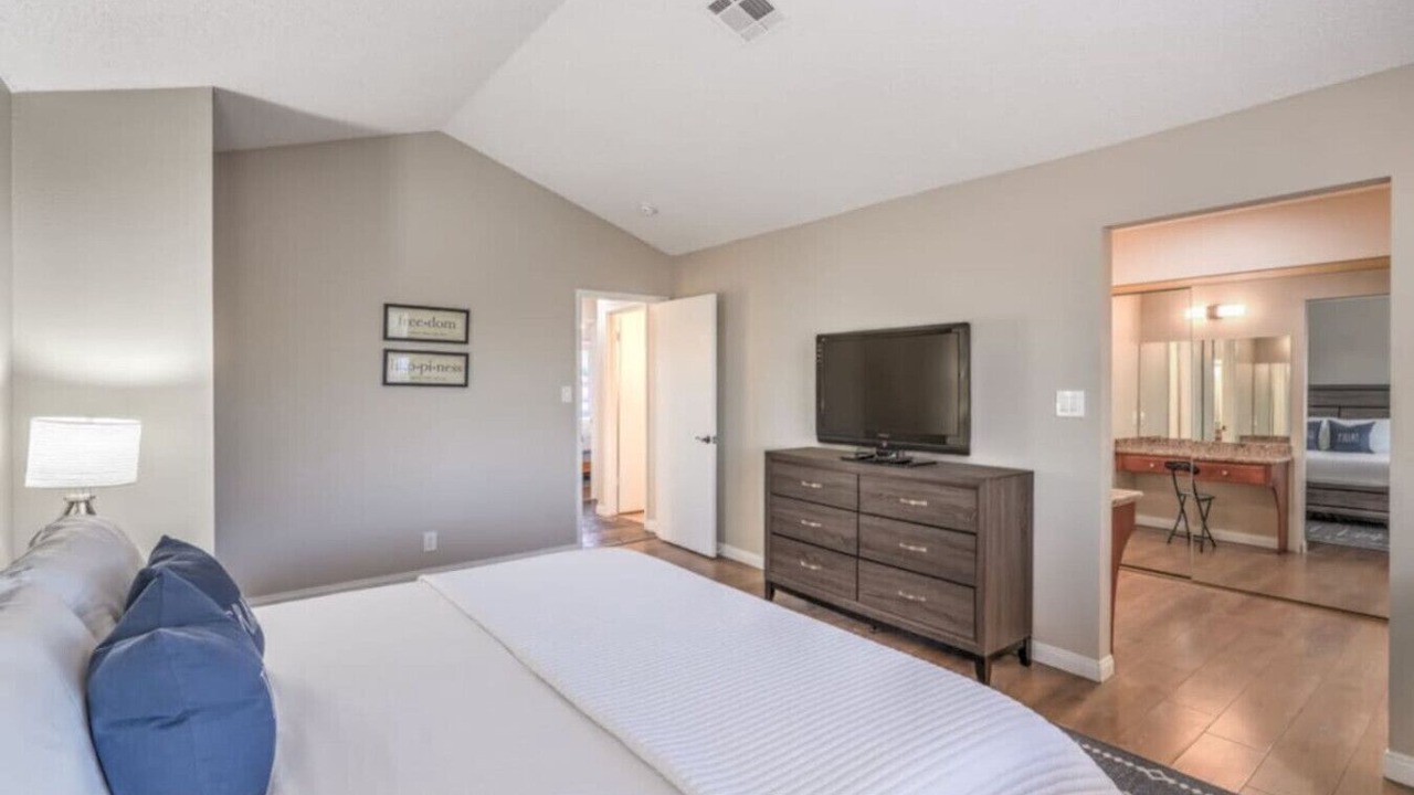 Photo of Bedroom in Chinatown