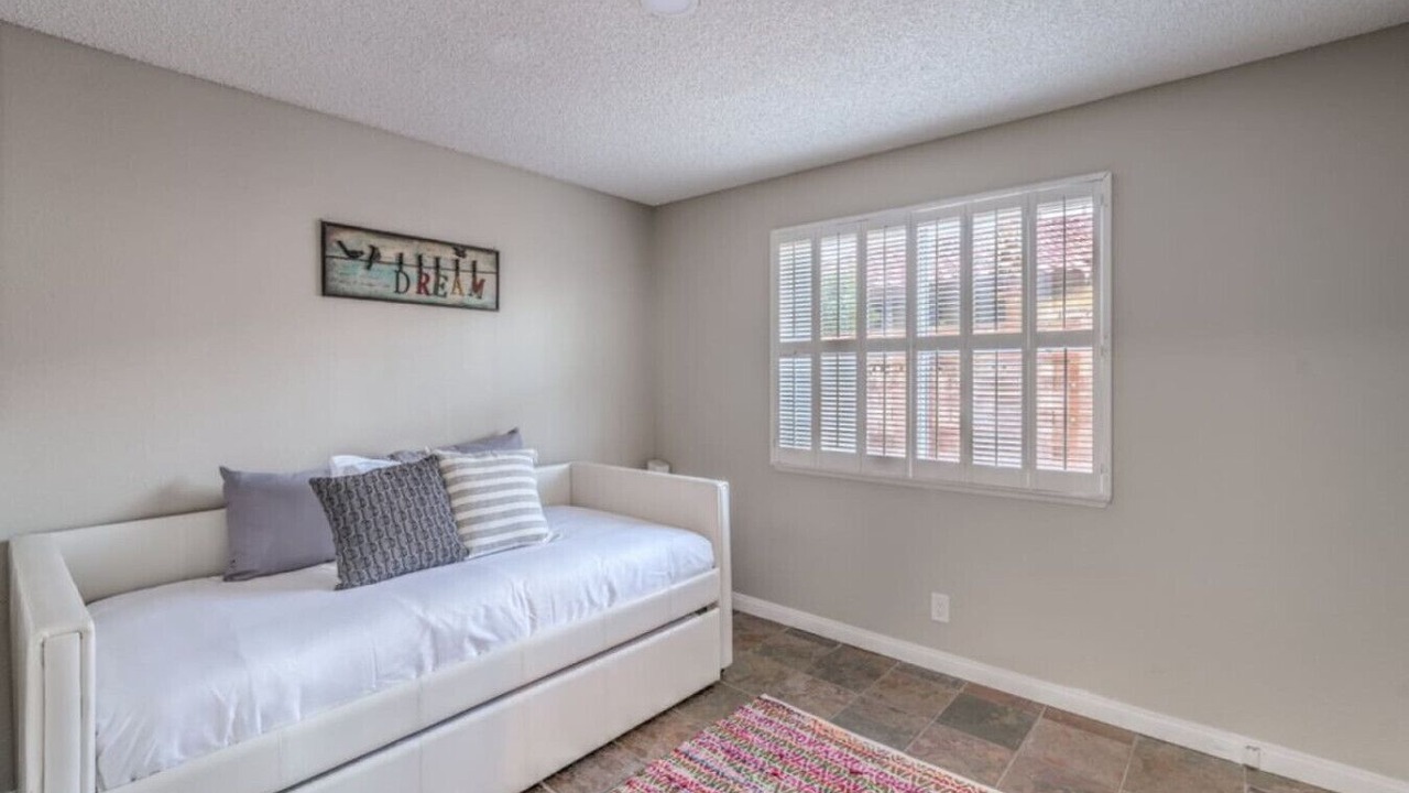 Photo of Bedroom in Chinatown