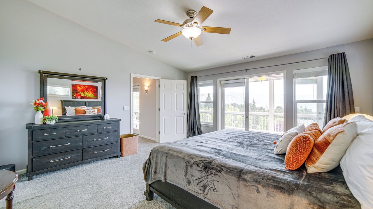 Photo of Bedroom in North Lakeport