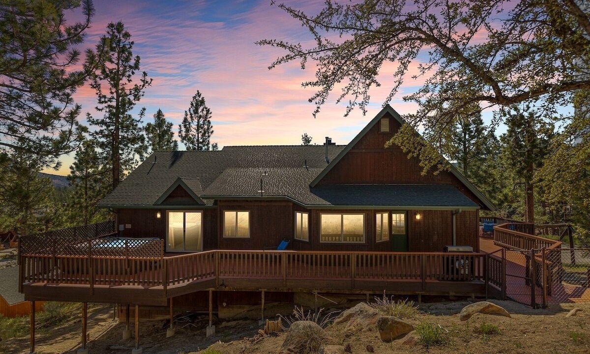 Photo of Outdoor in Castle Glen Estates