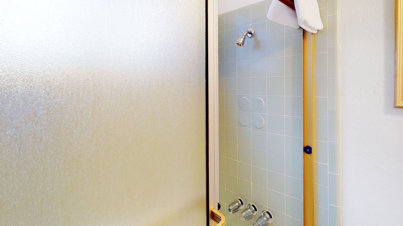 Photo of Bathroom in Blue Jay