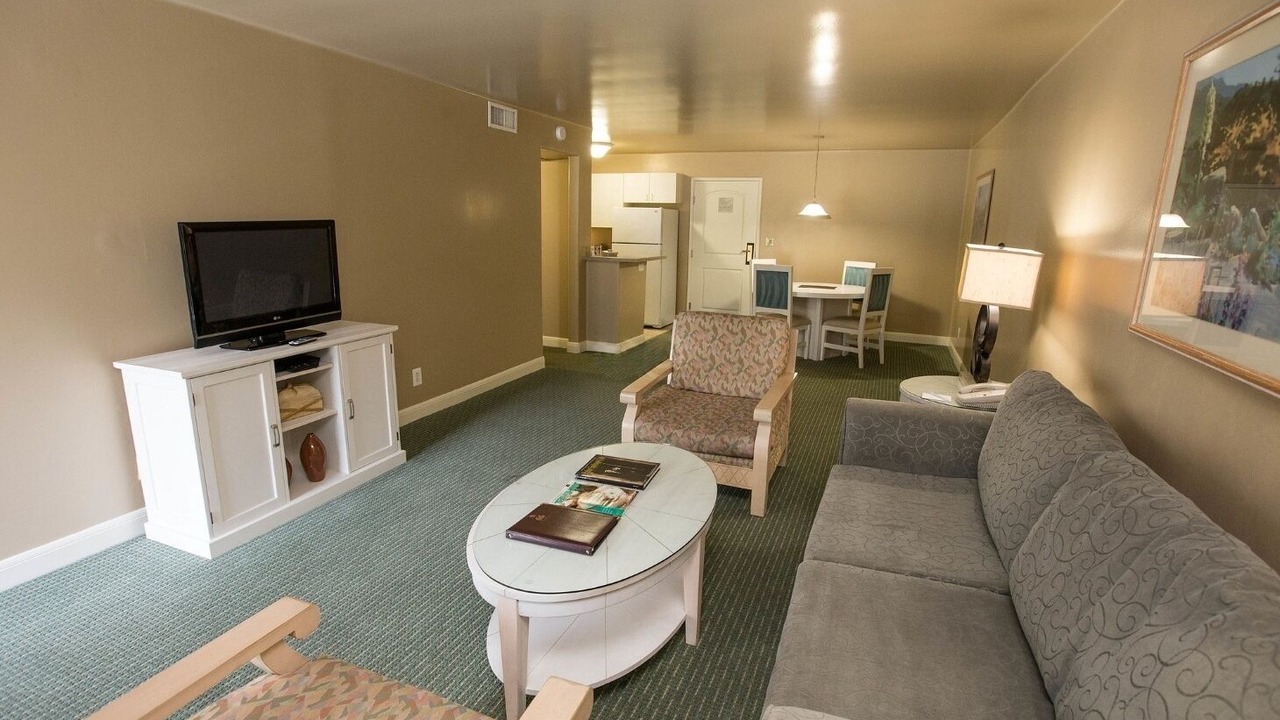 Photo of Livingroom in Canyon Corridor