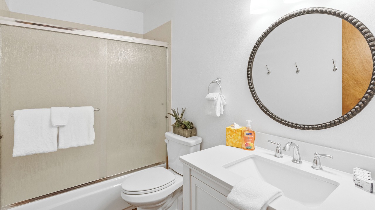 Photo of Bathroom in Summit Estates