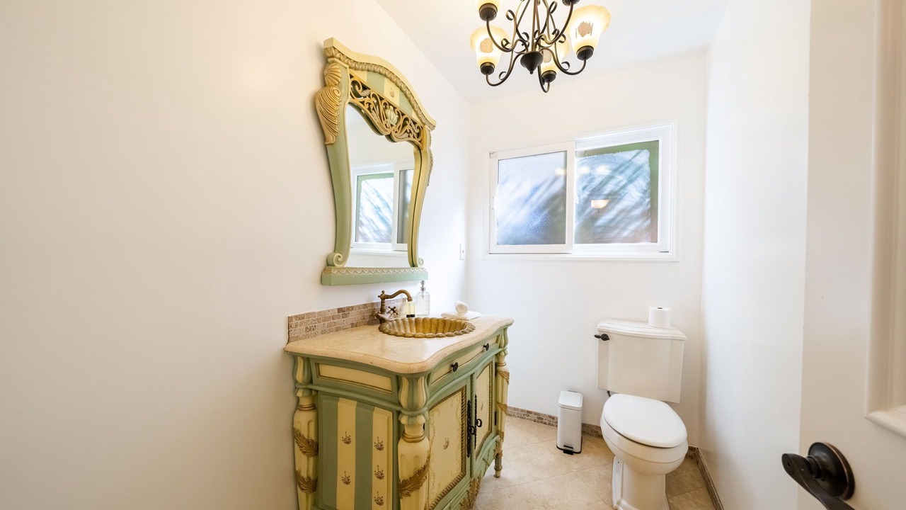 Photo of Bathroom in Los Angeles