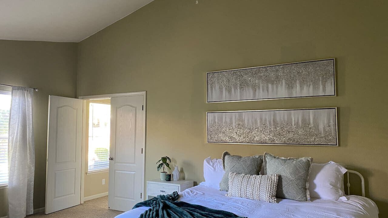 Photo of Bedroom in Raisin