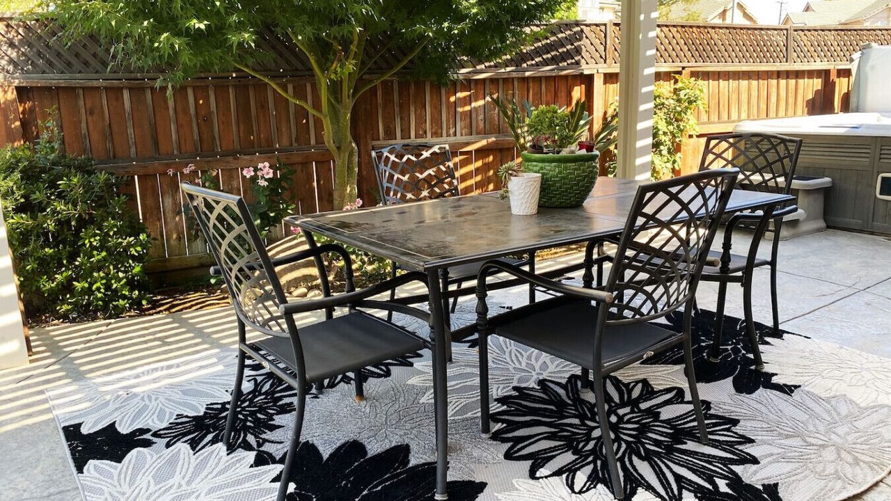 Photo of Outdoor in Raisin