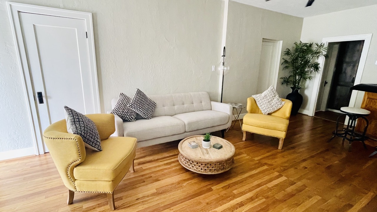 Photo of Livingroom in Sam Hughes