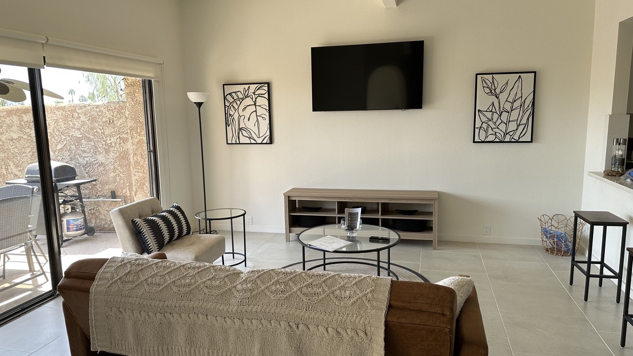 Photo of Livingroom in Palm Desert