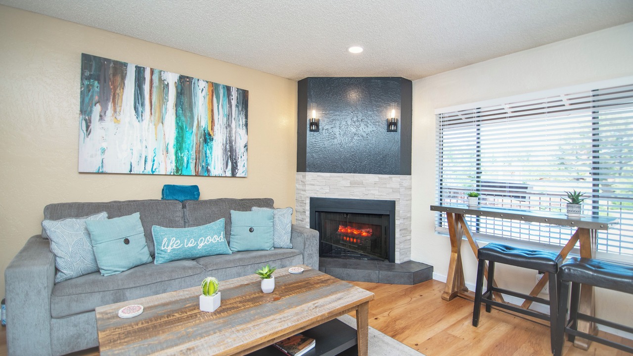 Photo of Livingroom in Oak Creek