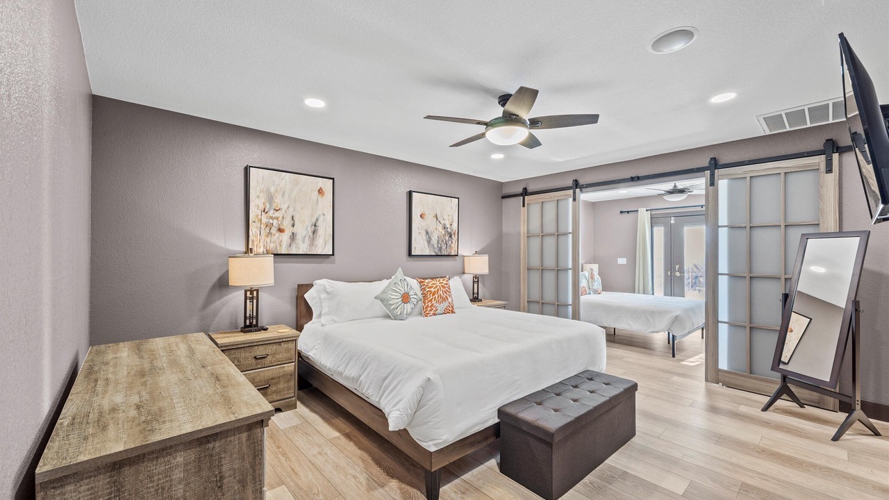 Photo of Bedroom in Enterprise