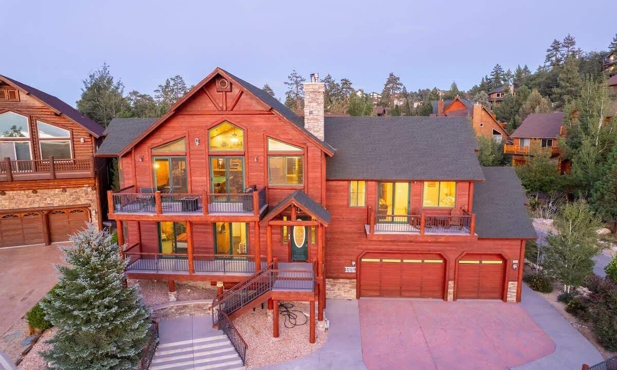 Photo of Outdoor in Castle Glen Estates