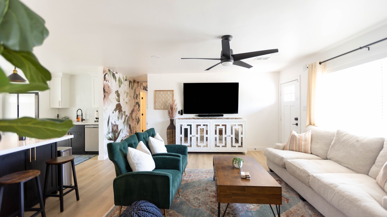 Photo of Bedroom in Papago Parkway