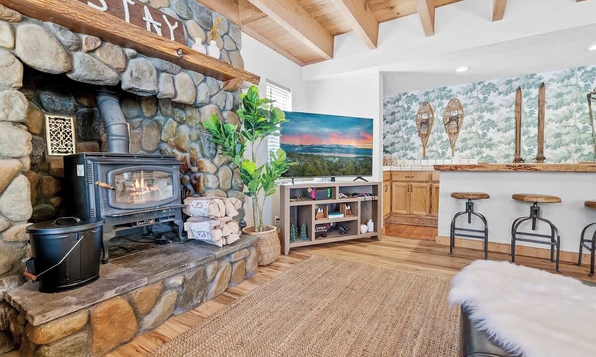 Photo of Livingroom in Big Bear City