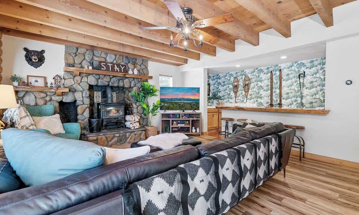 Photo of Livingroom in Big Bear City