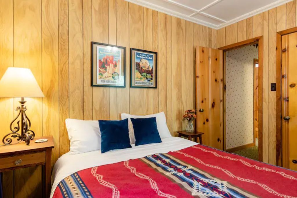 Photo of Bedroom in Idyllwild