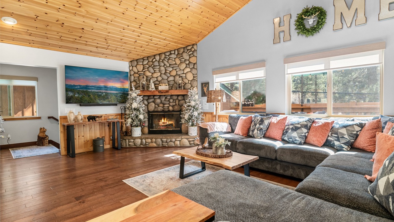Photo of Livingroom in Fox Farm