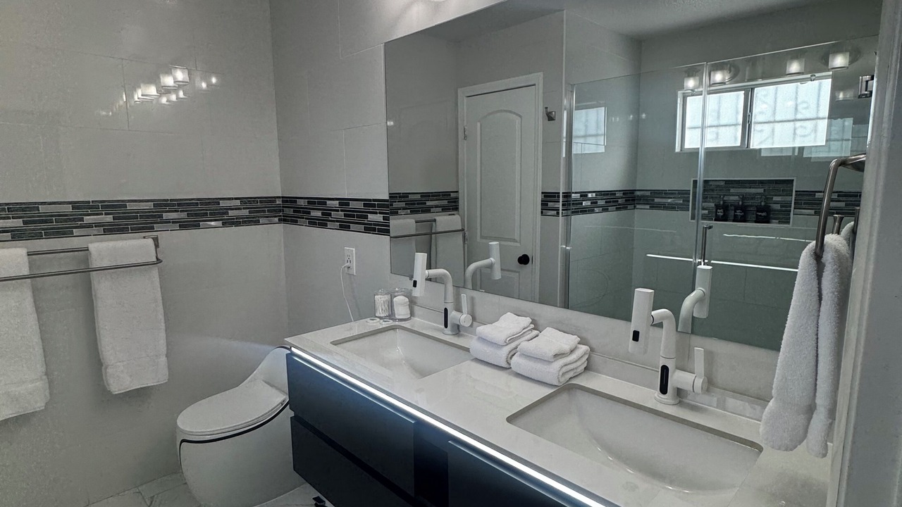 Photo of Bathroom in Paradise