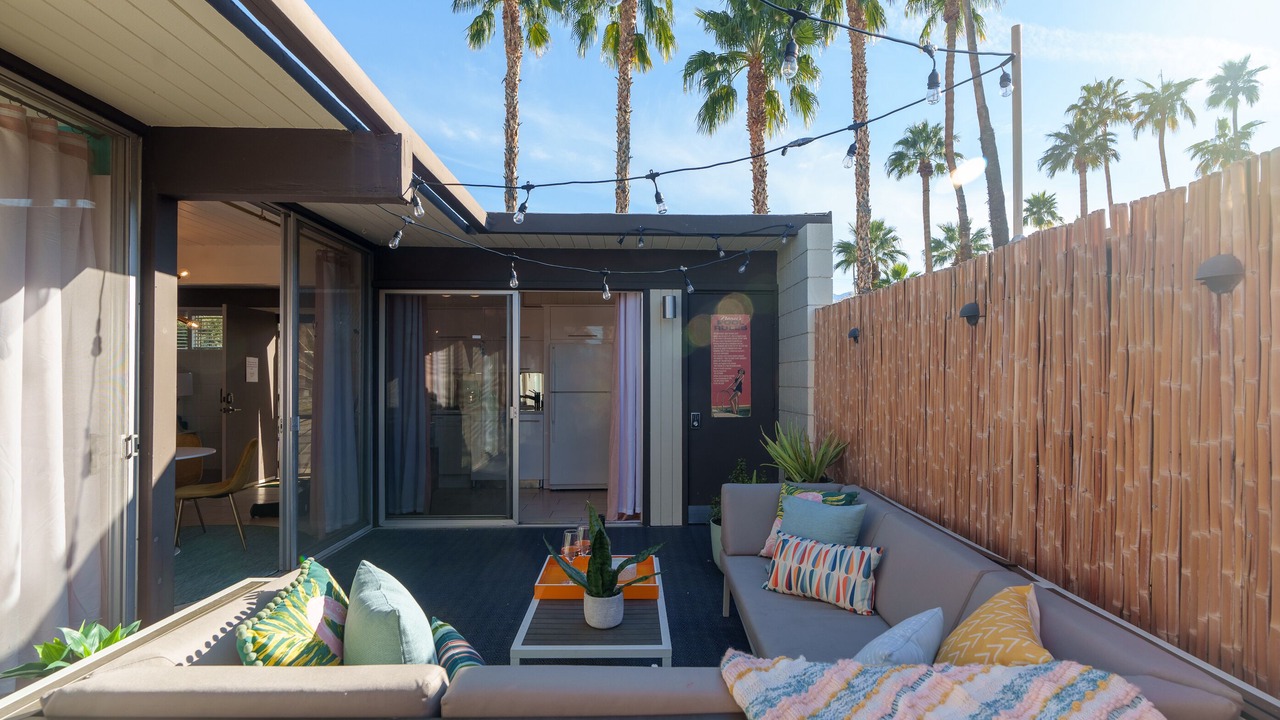 Photo of Patio Balcony in Twin Palms