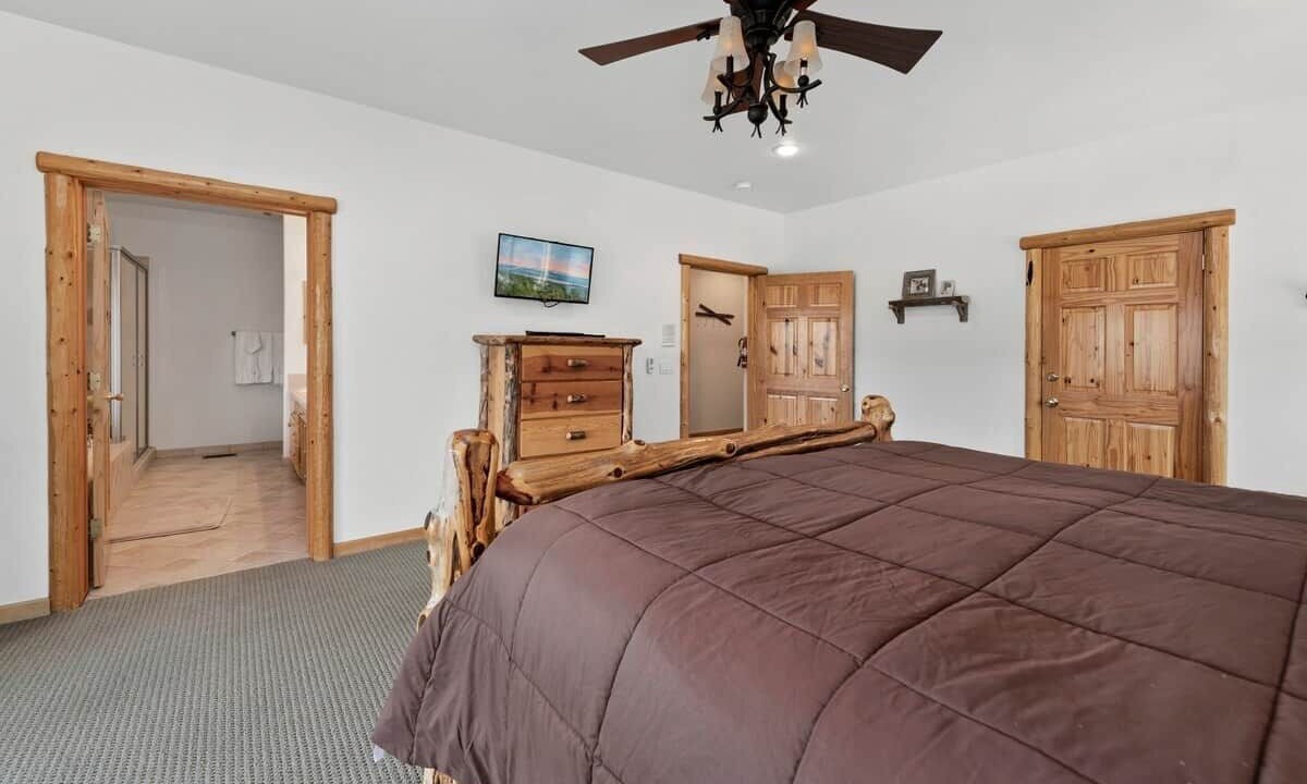 Photo of Bedroom in Castle Glen Estates