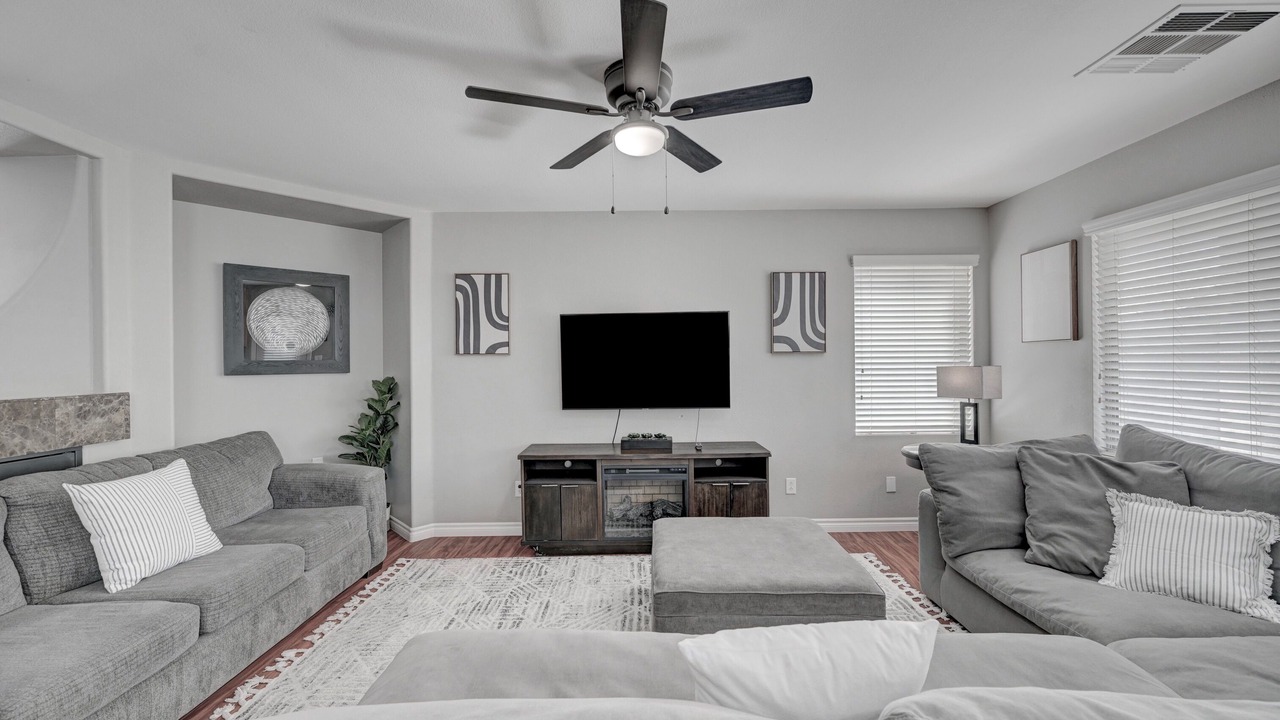 Photo of Livingroom in Silverado Ranch