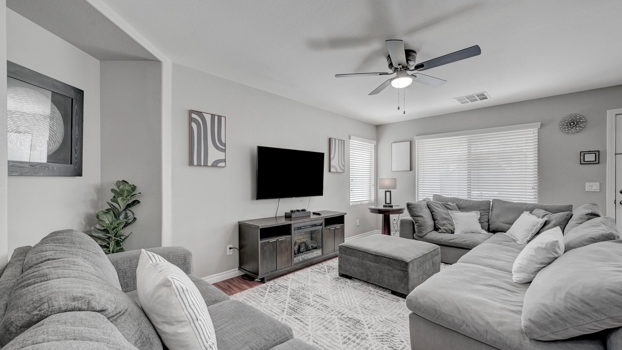 Photo of Livingroom in Silverado Ranch