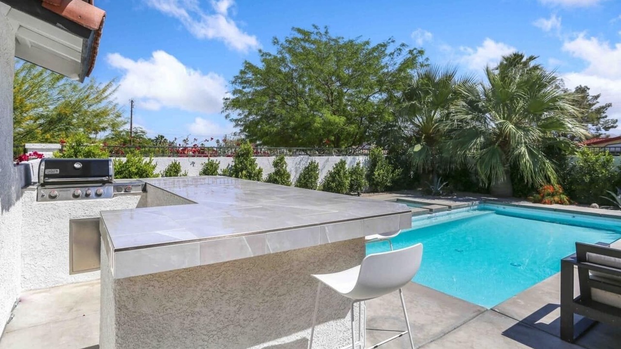 Photo of Outdoor in Racquet Club South