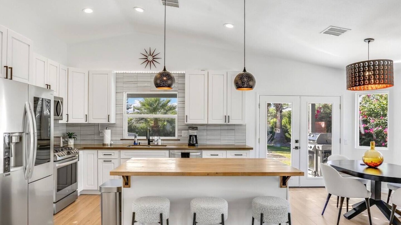 Photo of Kitchen in Racquet Club South