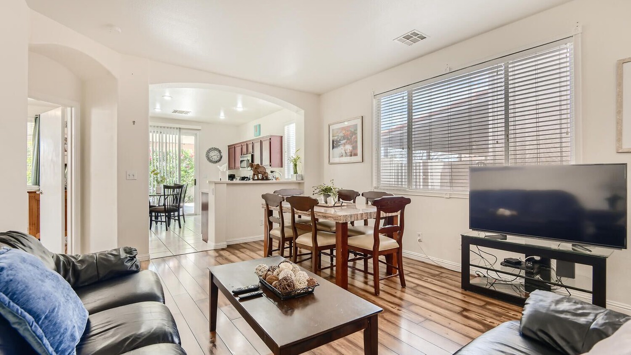 Photo of Livingroom in Spring Valley