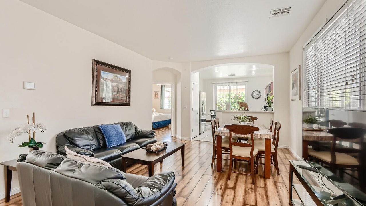 Photo of Livingroom in Spring Valley