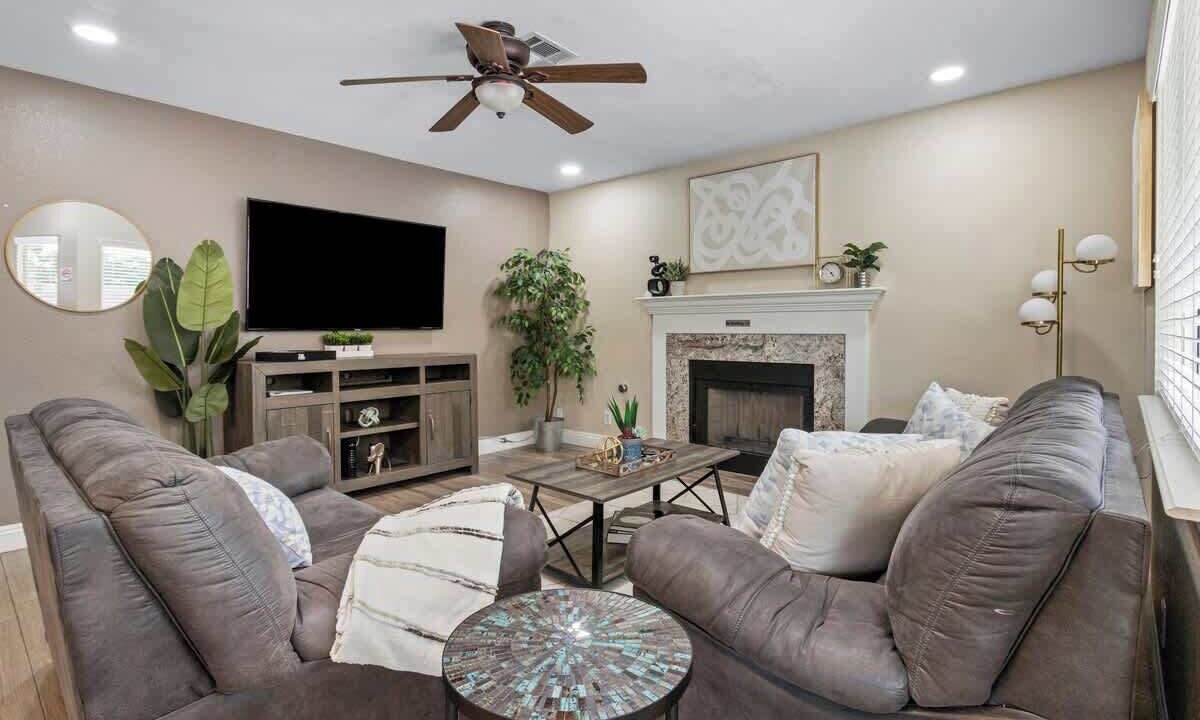 Photo of Livingroom in Green Valley