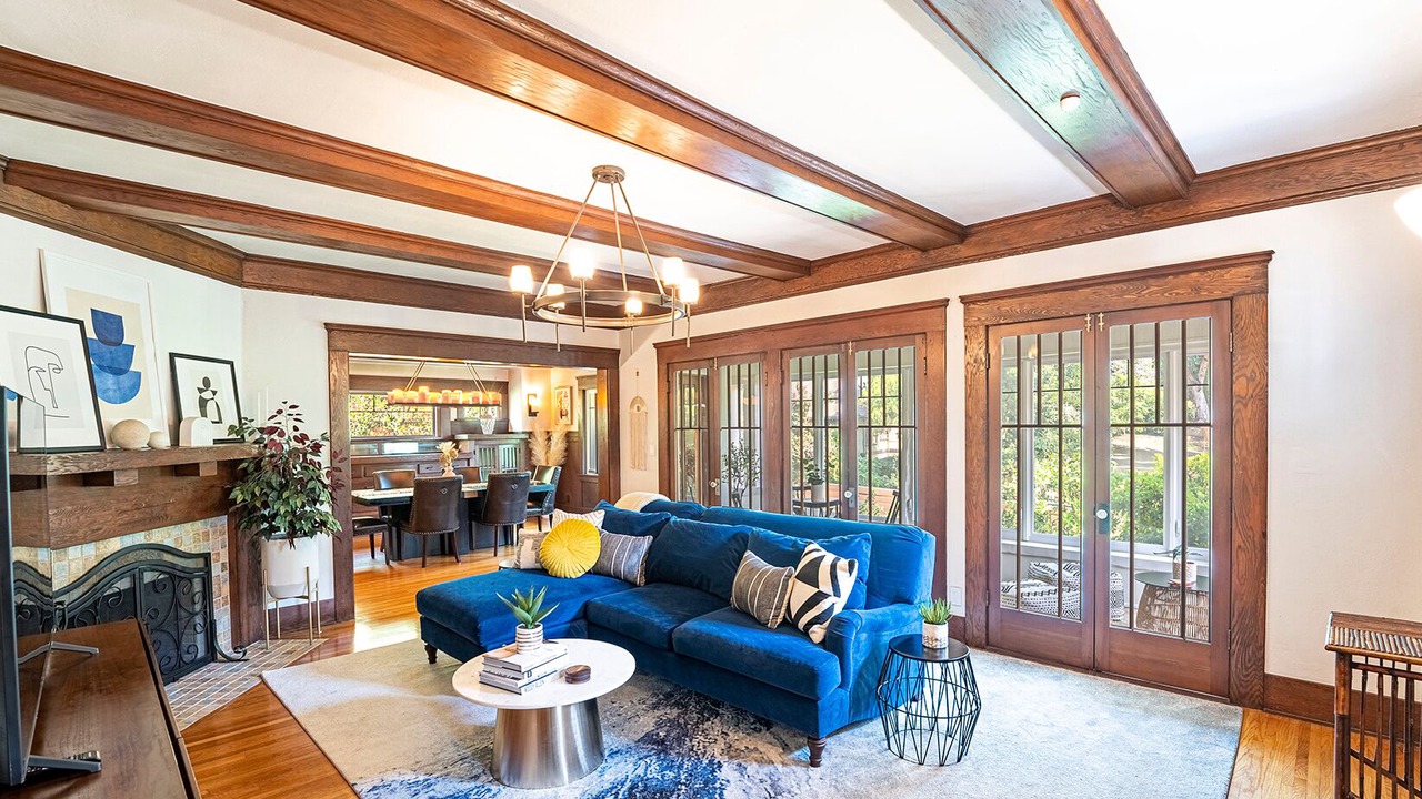 Photo of Livingroom in Hollywood Heights
