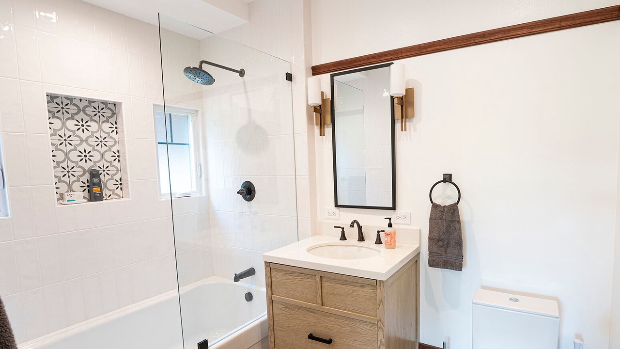 Photo of Bathroom in Hollywood Heights