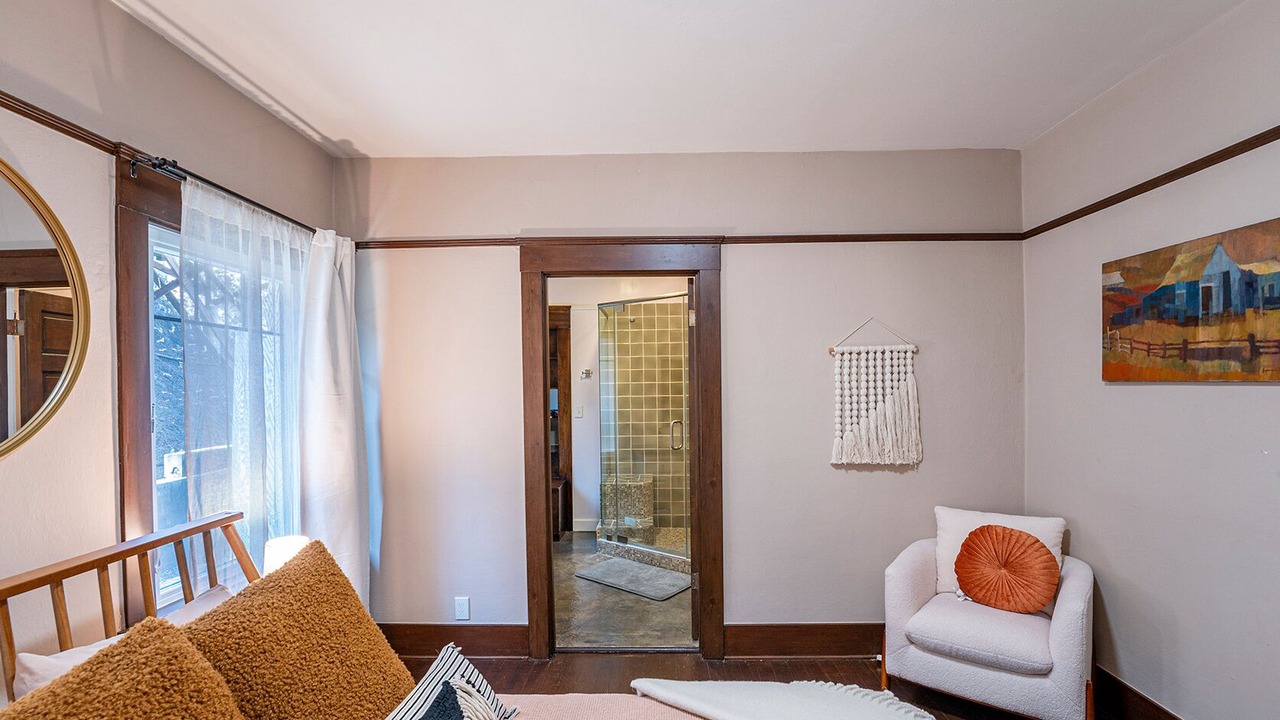 Photo of Bedroom in Hollywood Heights
