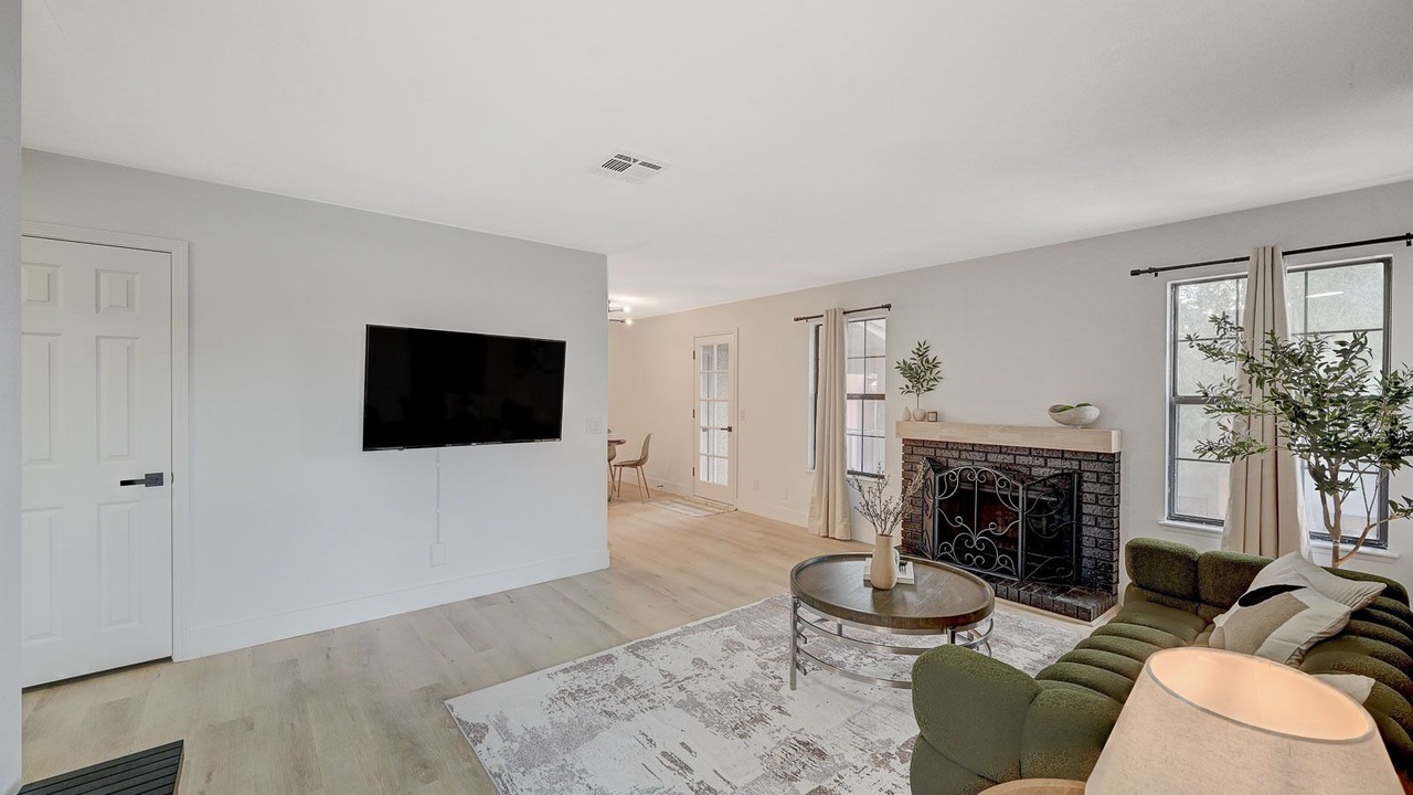 Photo of Livingroom in Spring Valley