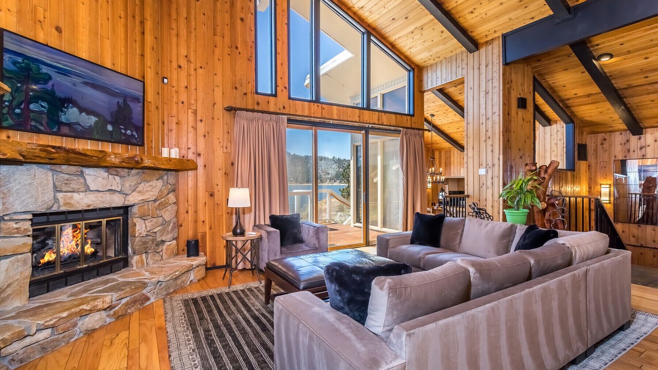 Photo of Livingroom in Big Bear Lake