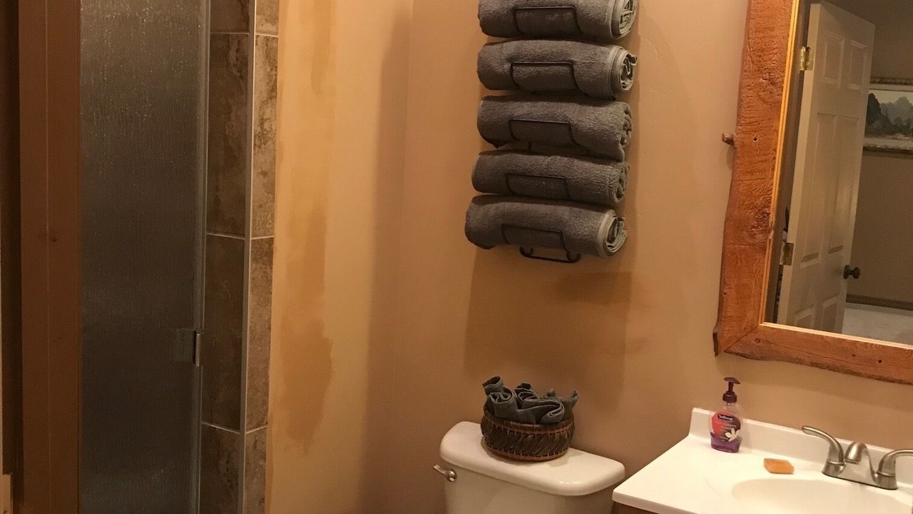 Photo of Bathroom in Strawberry