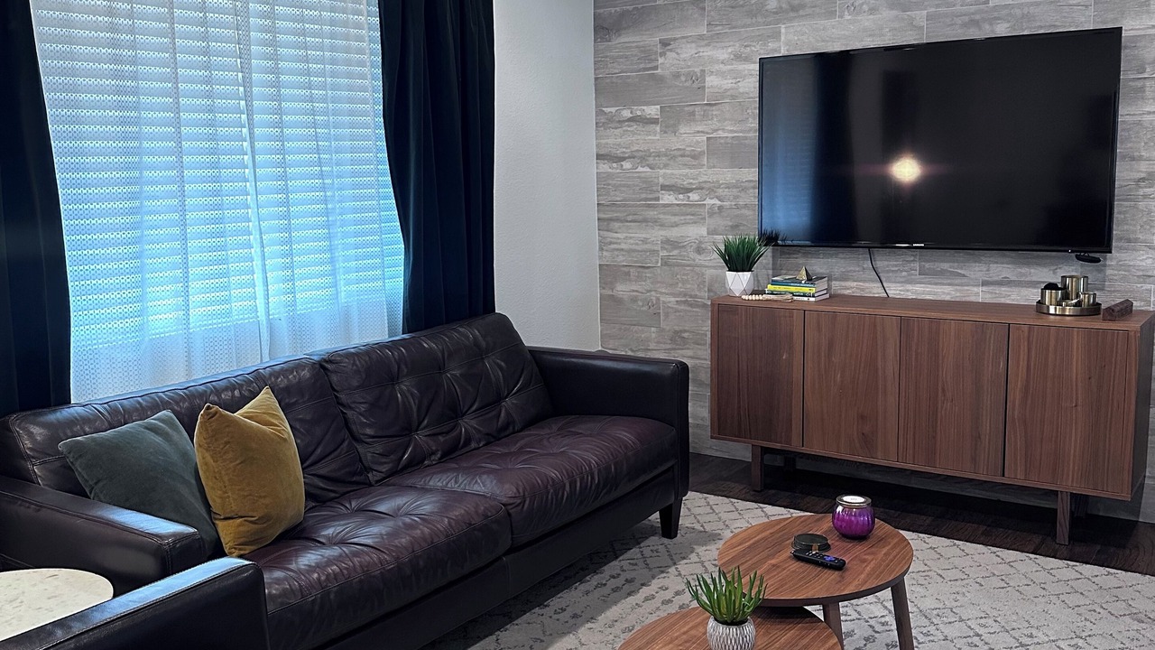 Photo of Livingroom in New Papago Parkway