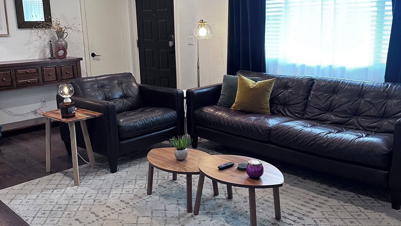 Photo of Livingroom in New Papago Parkway
