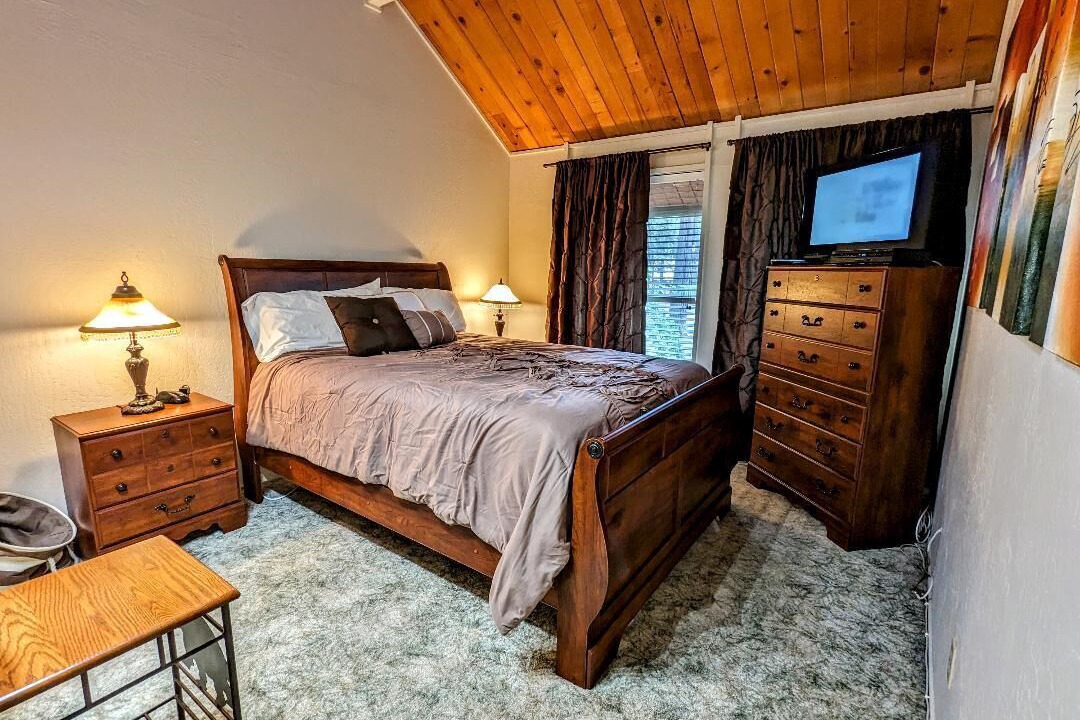 Photo of Bedroom in Big Bear Lake