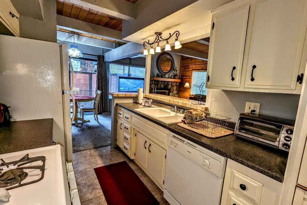 Photo of Kitchen in Big Bear Lake