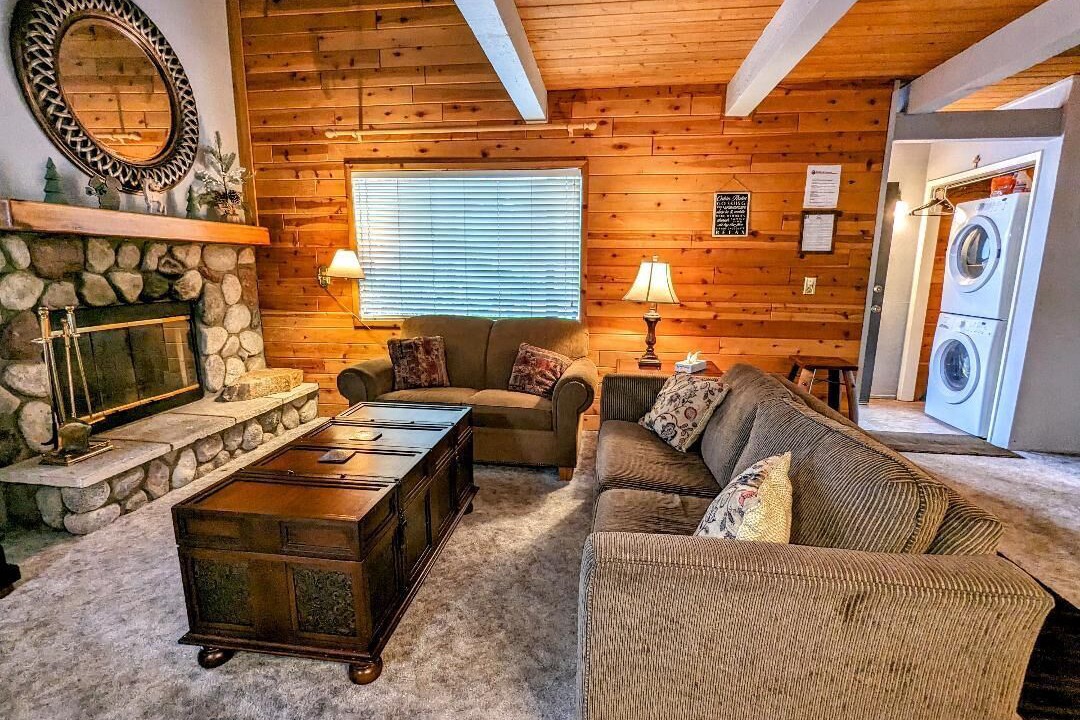 Photo of Livingroom in Big Bear Lake