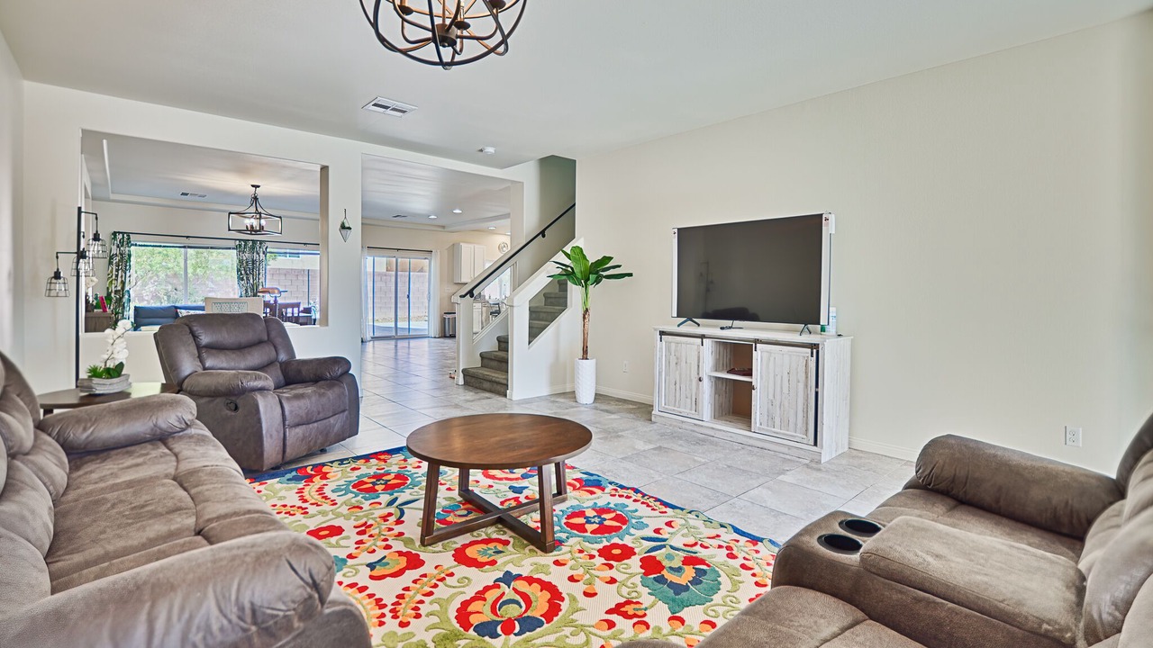 Photo of Livingroom in Enterprise