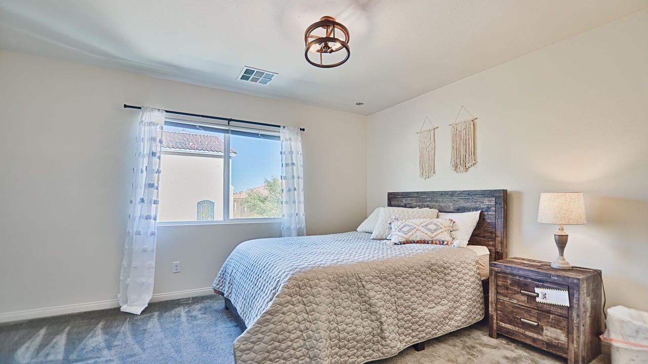 Photo of Bedroom in Enterprise