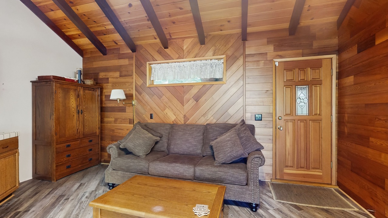 Photo of Livingroom in Cedar Glen