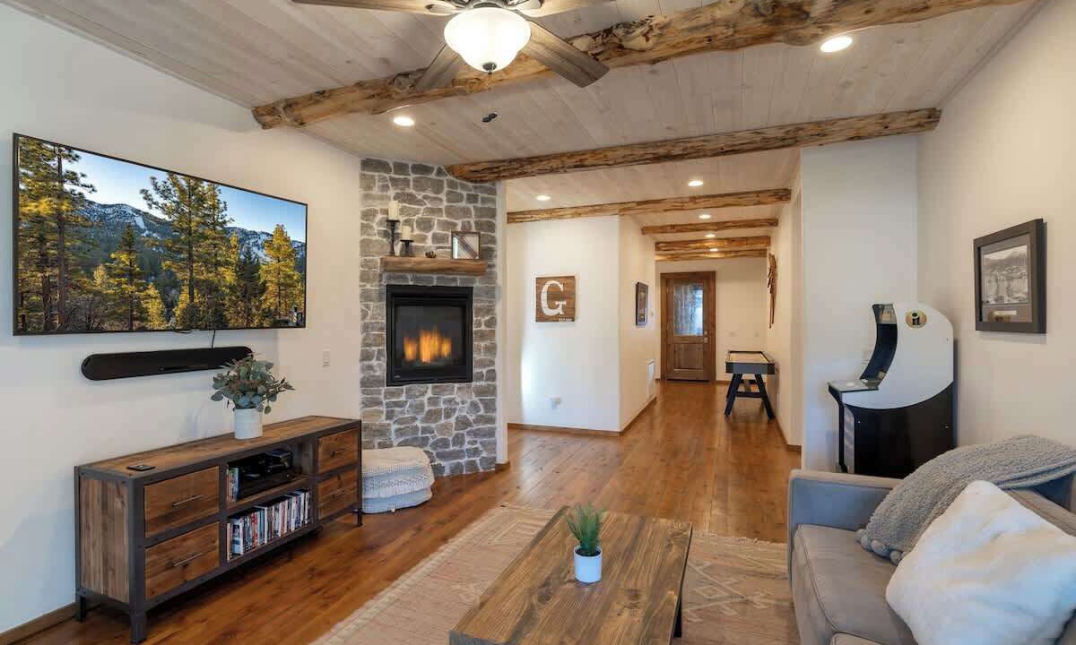 Photo of Livingroom in Upper Moonridge