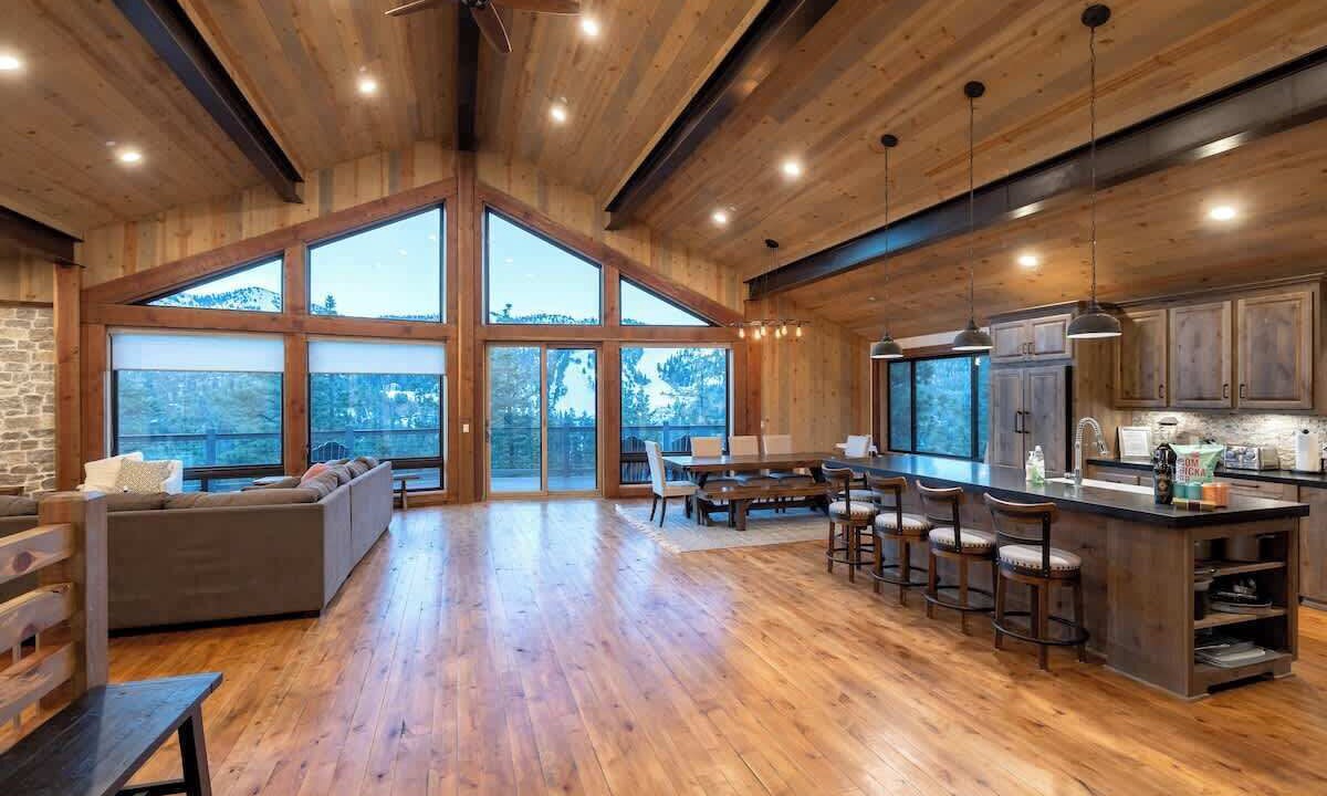 Photo of Livingroom in Upper Moonridge