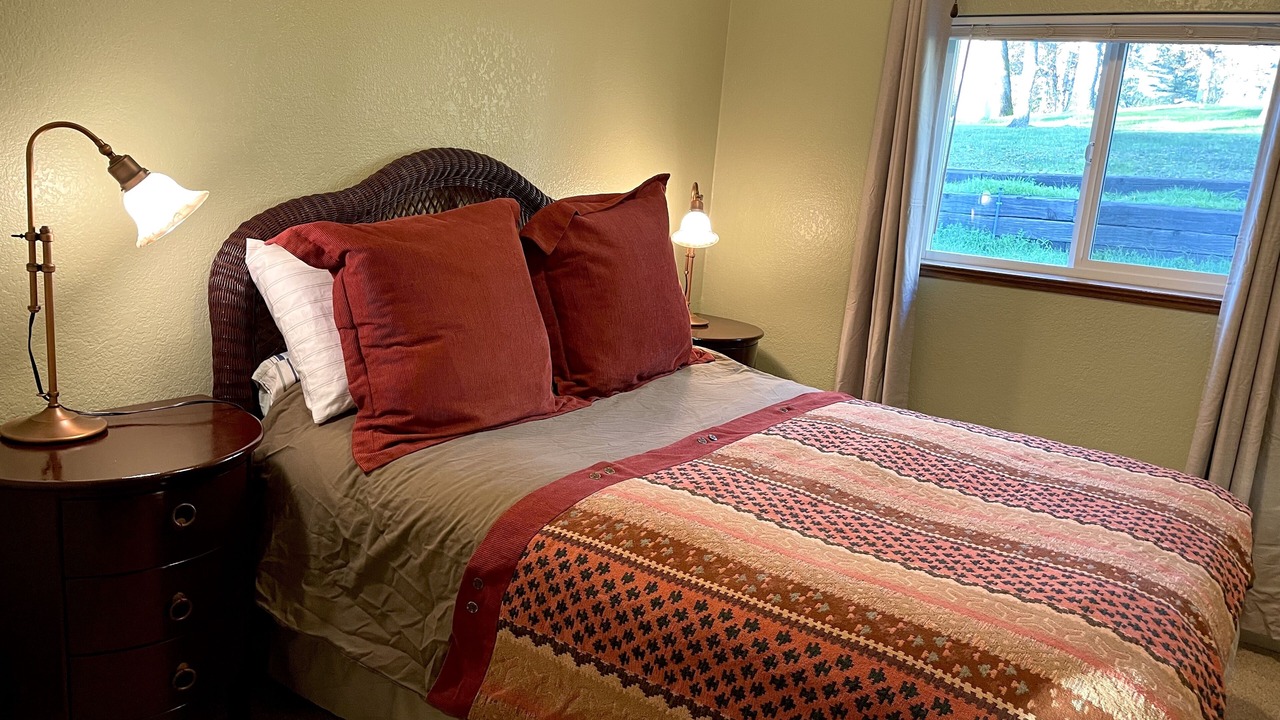 Photo of Bedroom in North Lakeport