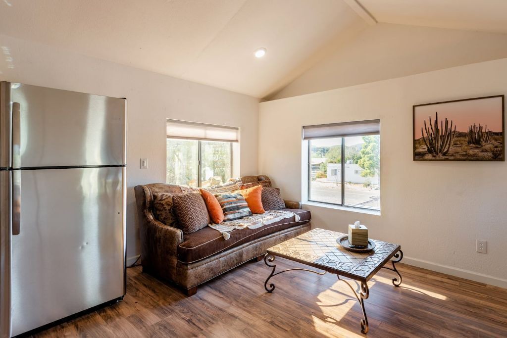Photo of Livingroom in Black Canyon City