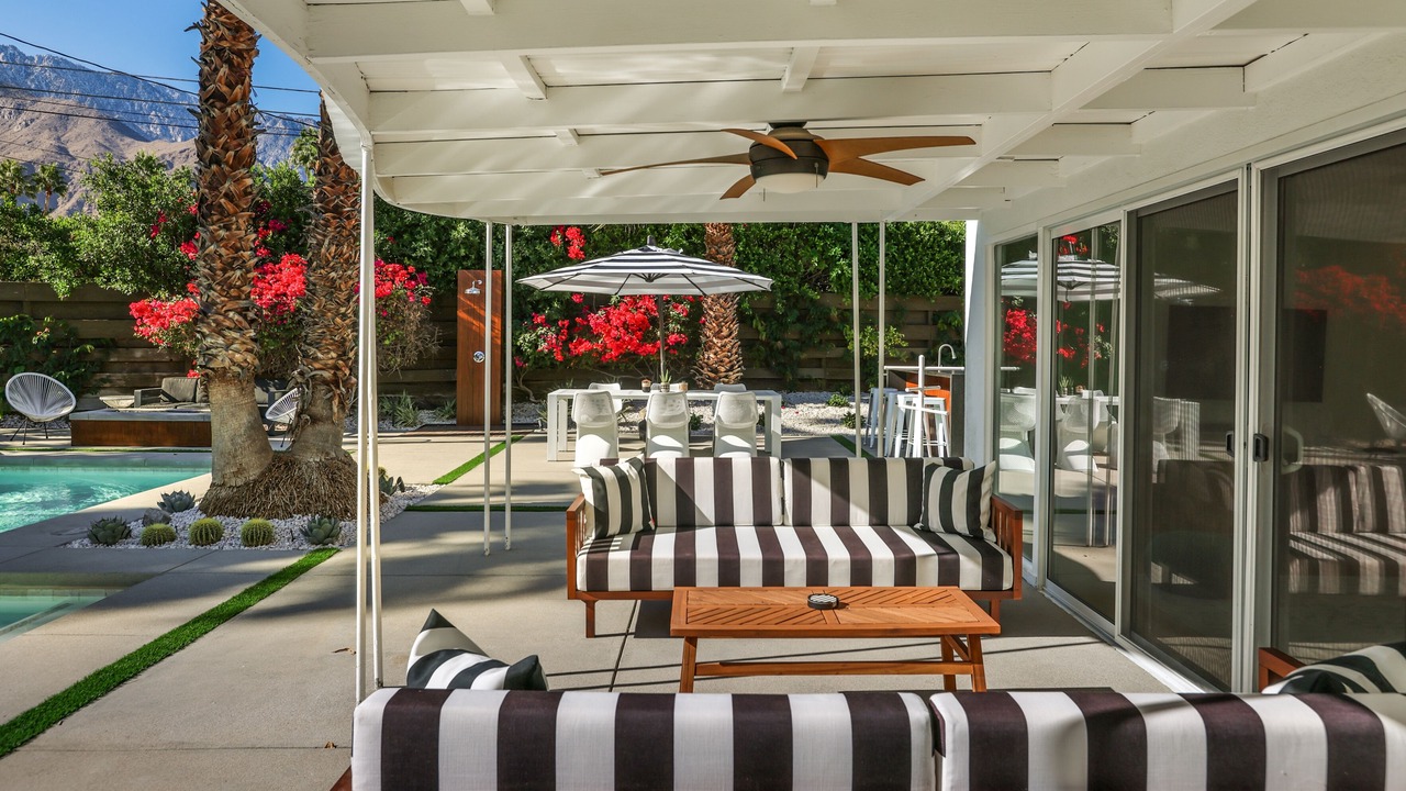 Photo of Patio Balcony in Racquet Club Estates