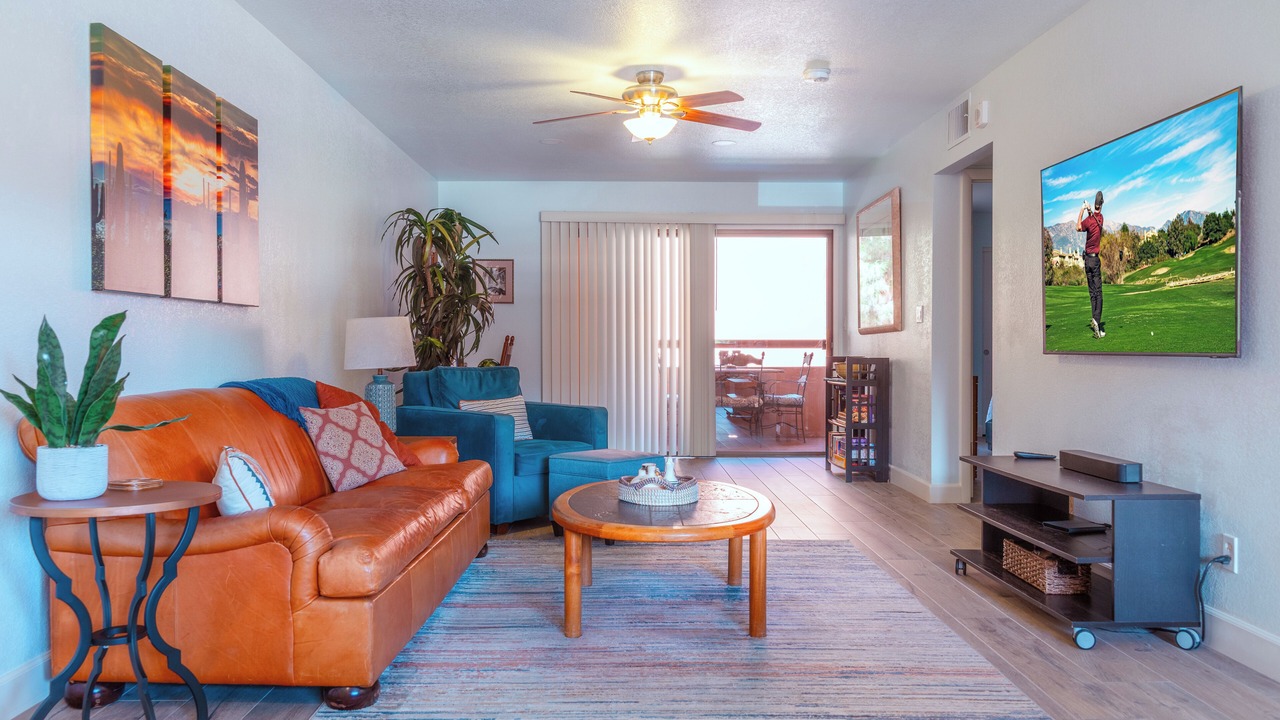 Photo of Livingroom in Paradise Valley Village